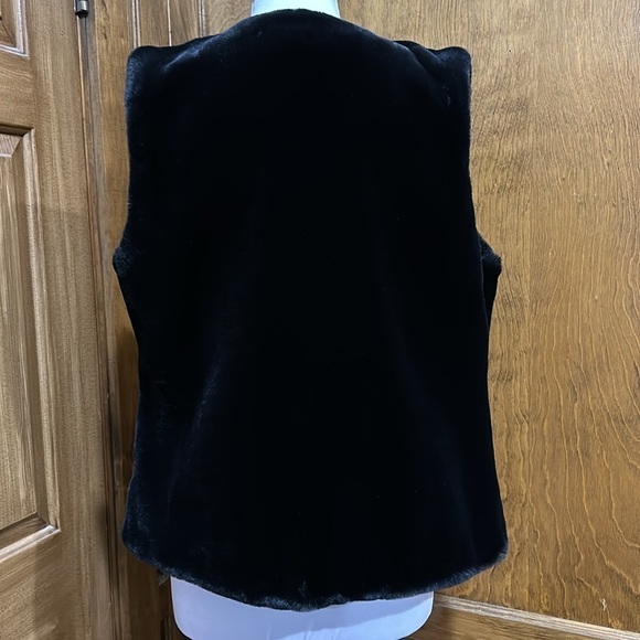 Kristen Blake Faux Fur Vest Size Small - EUC - Picture 5 of 7
